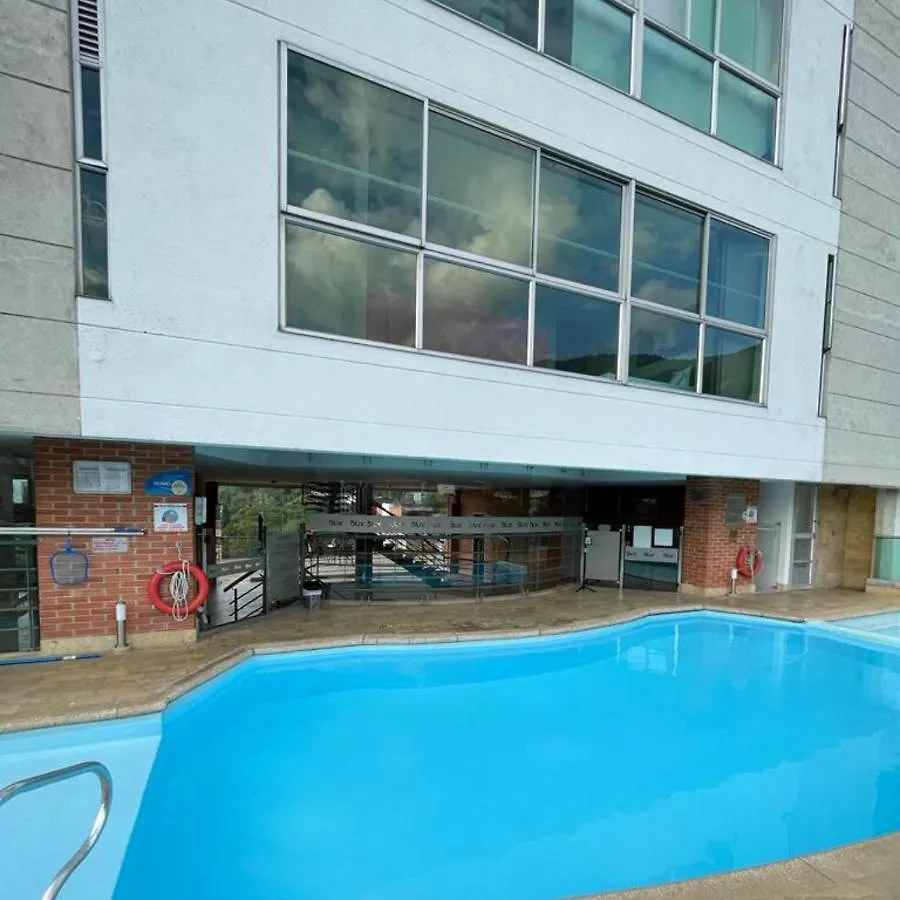 アパート Apartasuit Vacacional En El Poblado メデジン